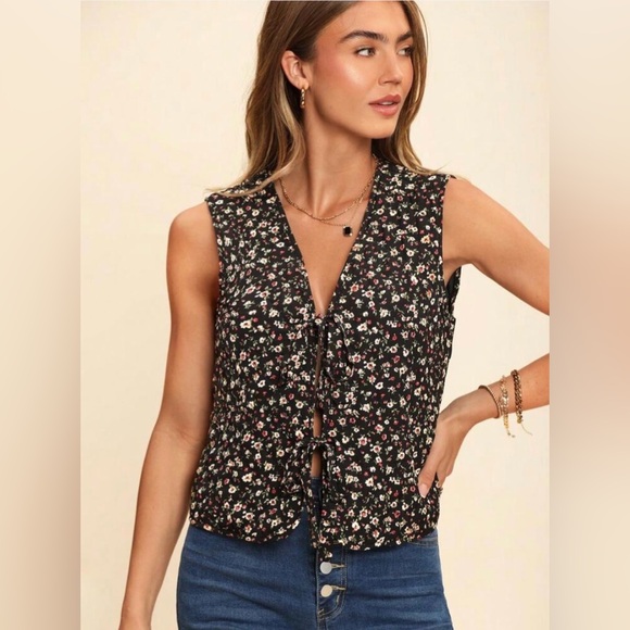 EUC 20ptp Floral Black Quilted Vest Women's Tie Front Top Small / Medium? - Picture 2 of 4